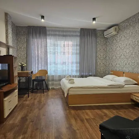 Mirage Apartment *